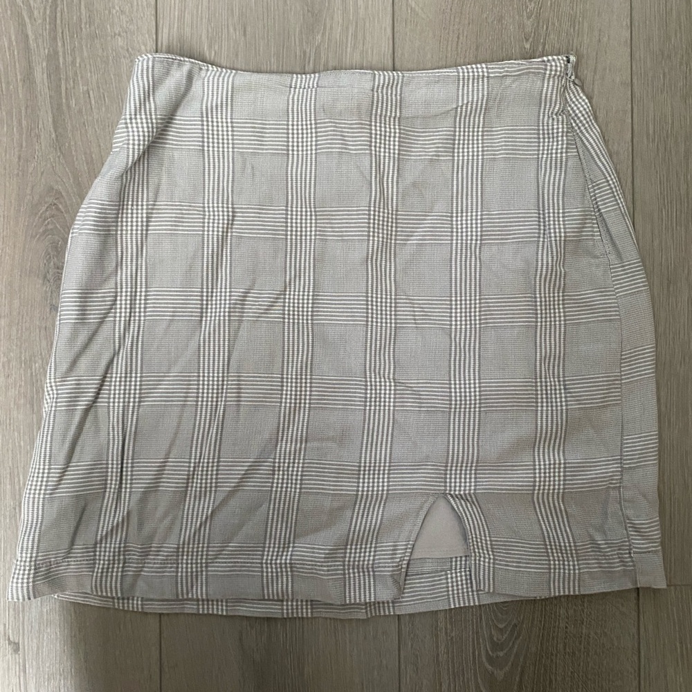 Grey skirt
